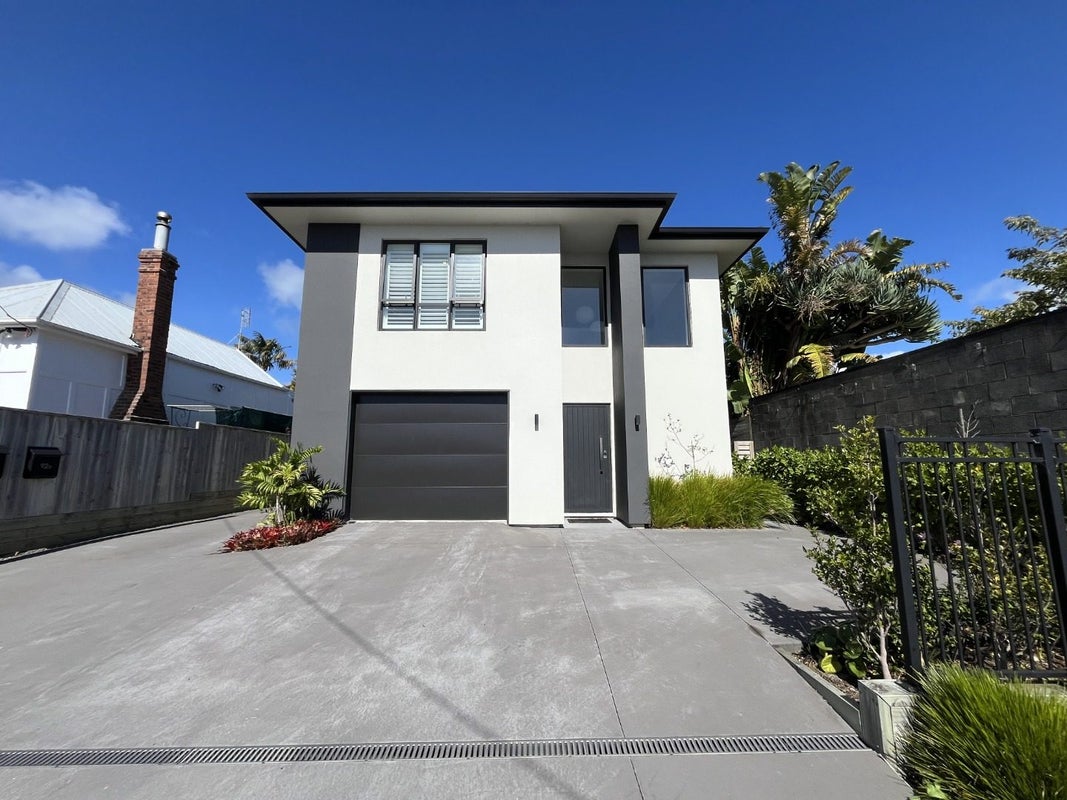 92A Lemon Street, New Plymouth, New Plymouth - Carousel 1