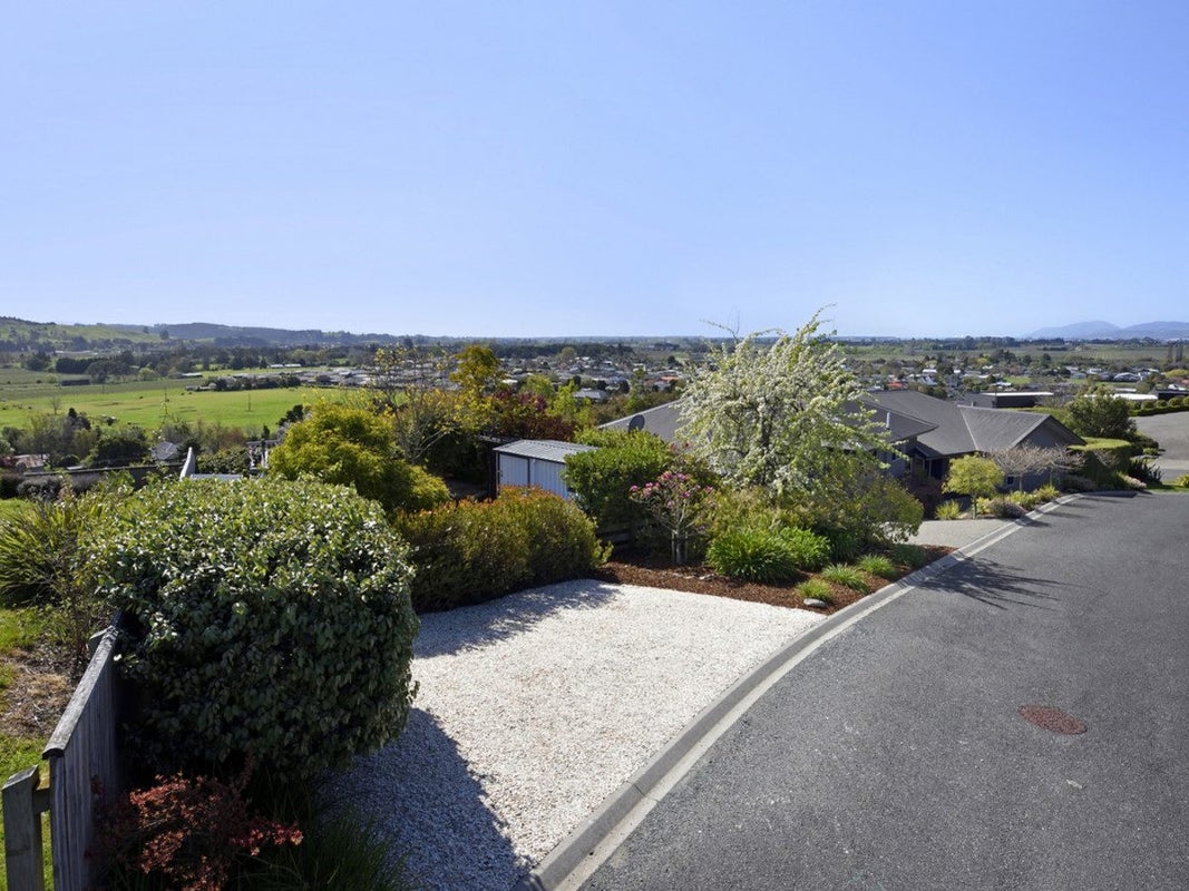 18 Katania HTS, Brightwater, TASMAN DISTRICT - Carousel 32