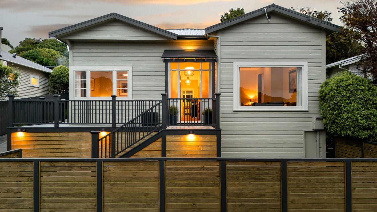 9 Plymouth Street, Karori, Wellington - Carousel 2