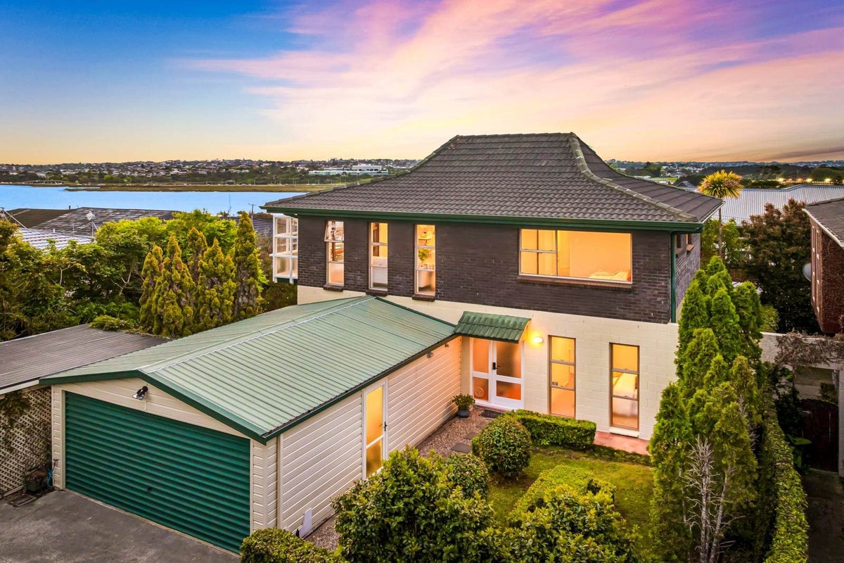 16C Sydney Street, Hauraki, North Shore City, Auckland - Carousel 1