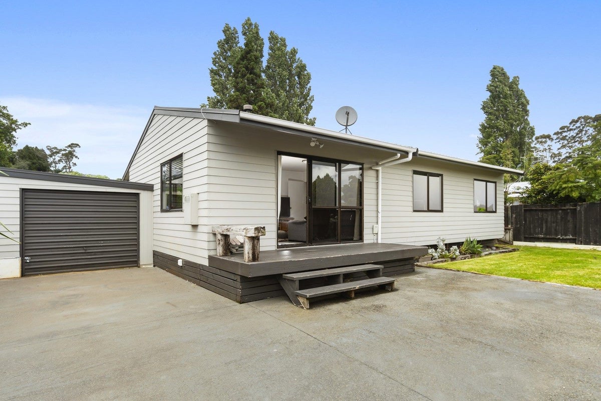 22 Olivine Street, Poike, Tauranga - Carousel 1
