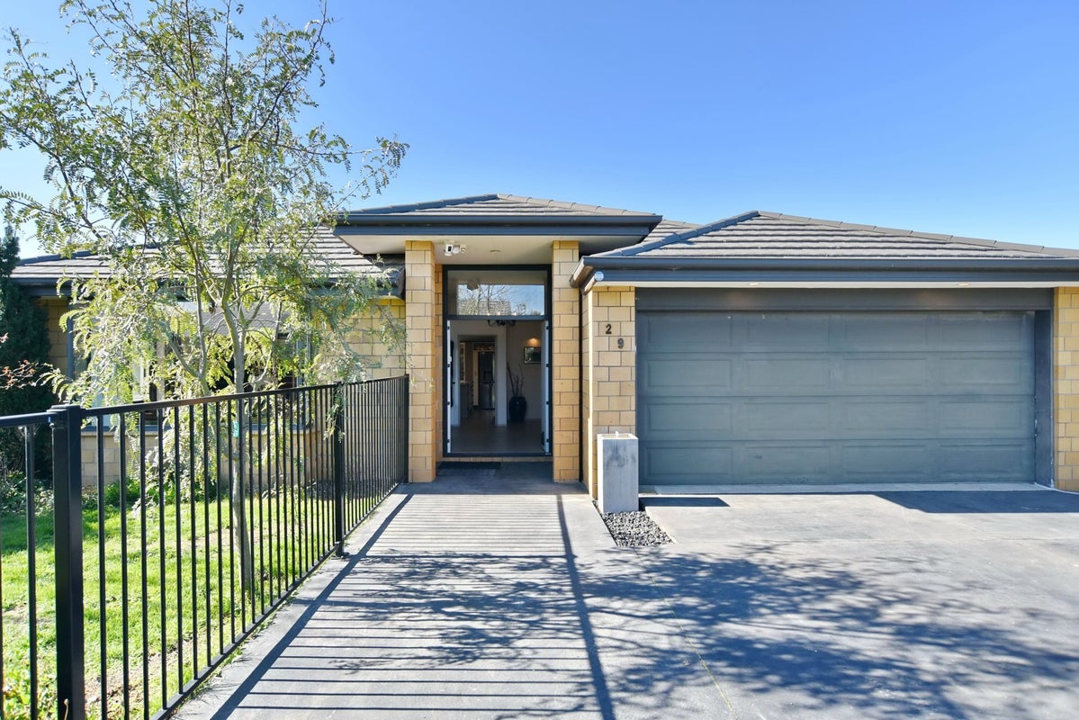 29 Glastonbury Drive, Burwood, Christchurch - Carousel 2