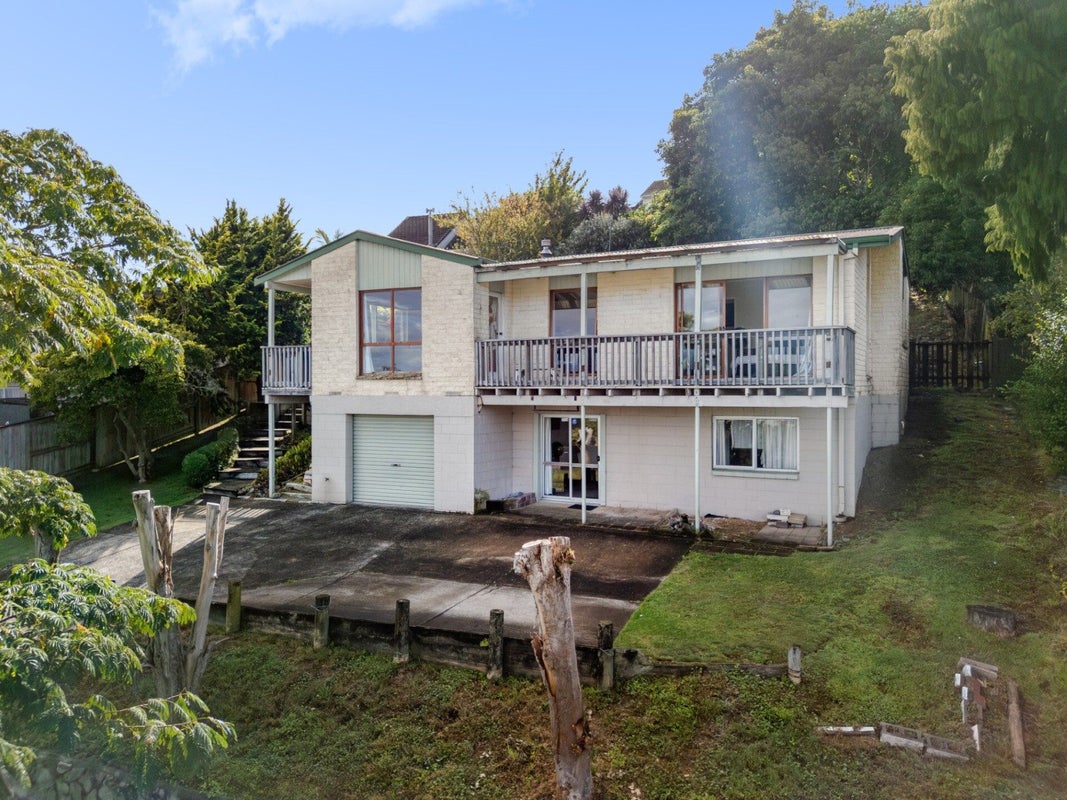 15 Carlton Street, Bellevue, Tauranga - Carousel 1