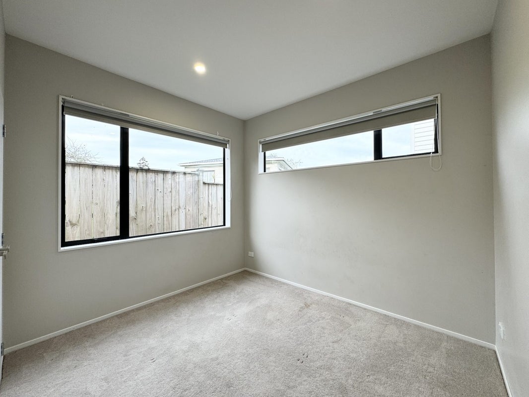 6C St Catherine Crescent, West Harbour, Auckland - Carousel 17