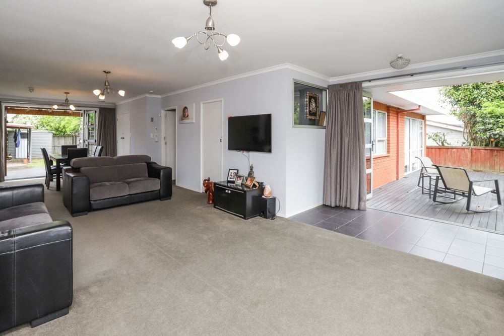 139 Totara Drive, Pukete, Hamilton - Carousel 2