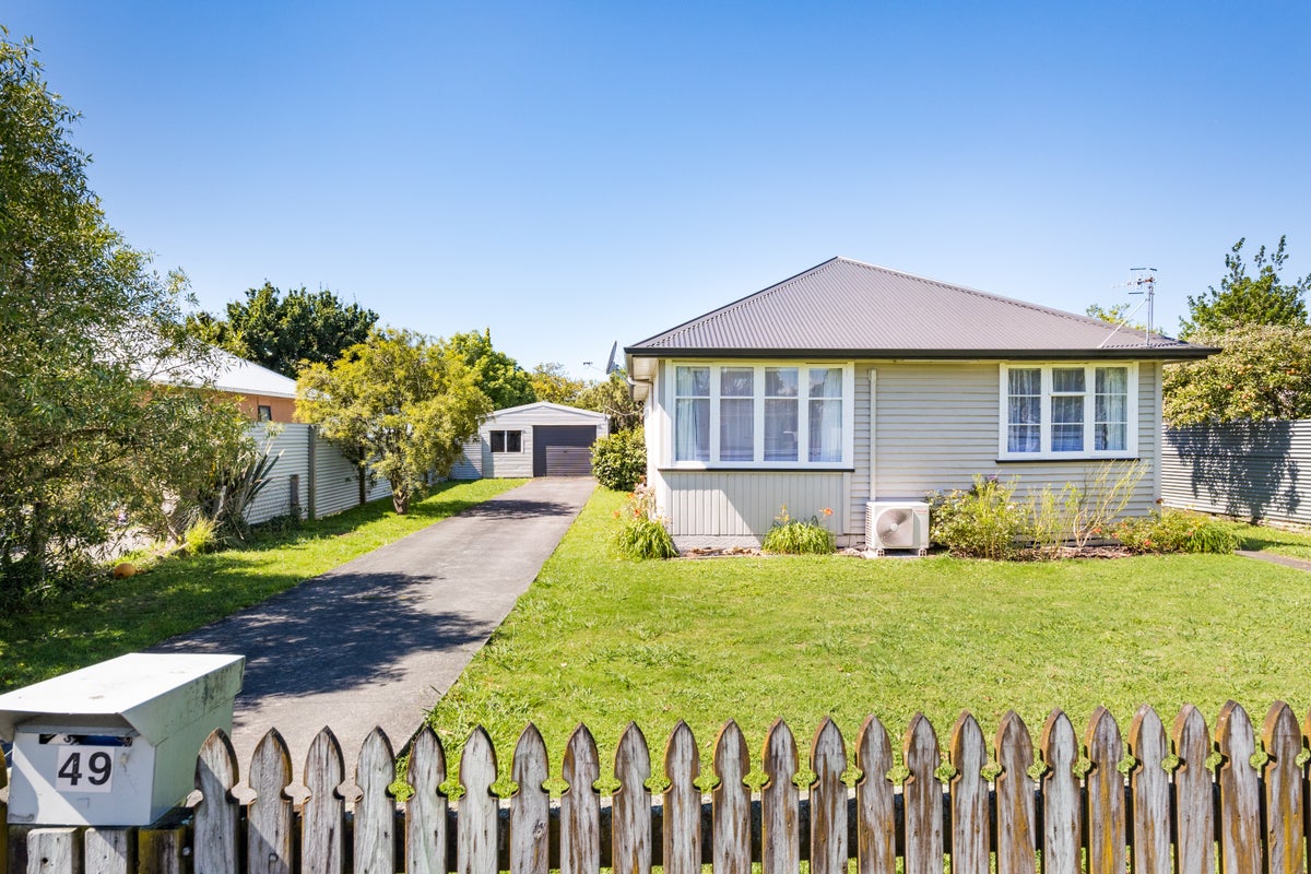 49 Tweed Street, Roslyn, Palmerston North - Carousel 1