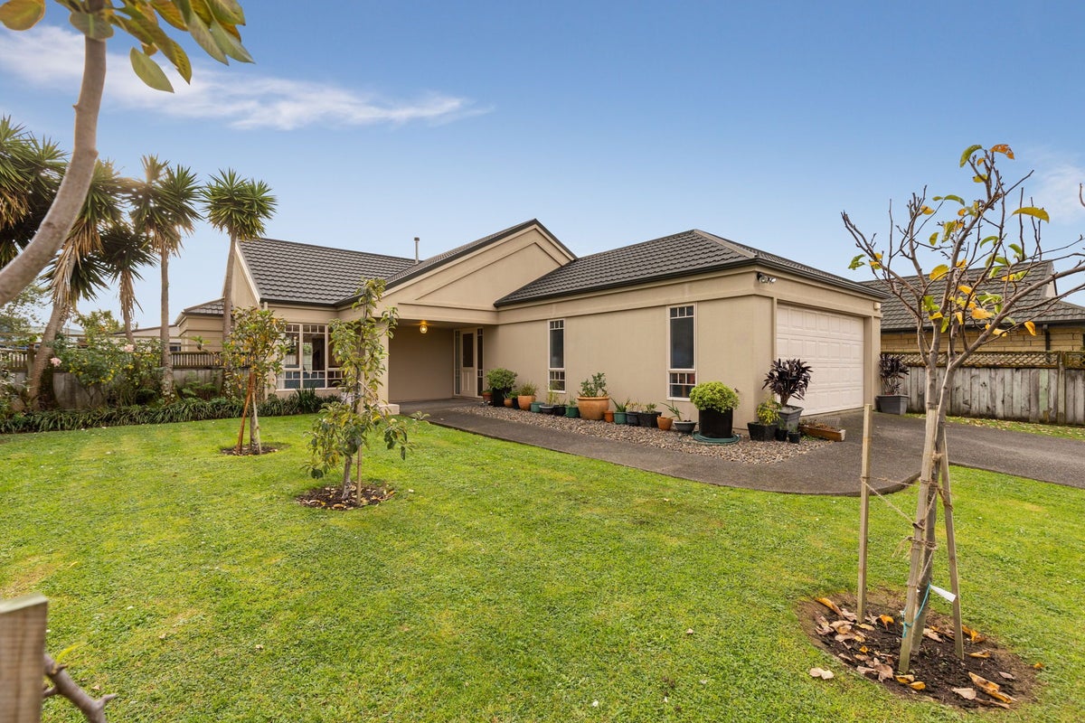 12 Washington Parade, Milson, Palmerston North - Carousel 2
