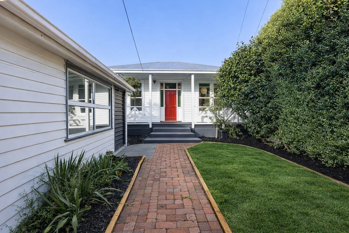 47 Waltham Road, Sydenham, Christchurch - Carousel 1