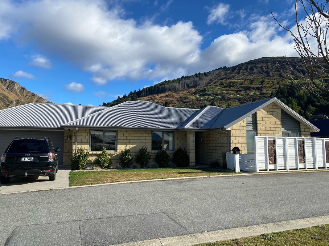 4 Sew Hoy Lane, Arthurs Point, Queenstown - Carousel 2