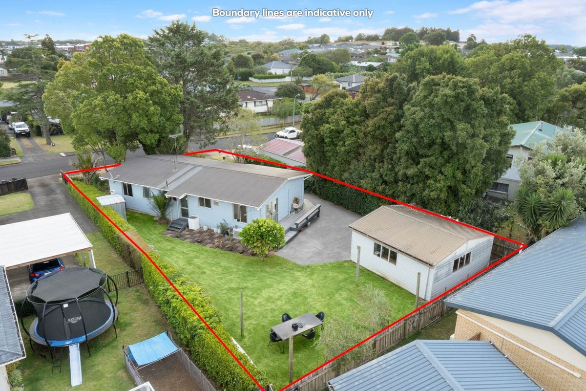 3 Willowbrook, Pukekohe, Pukekohe - Carousel 2