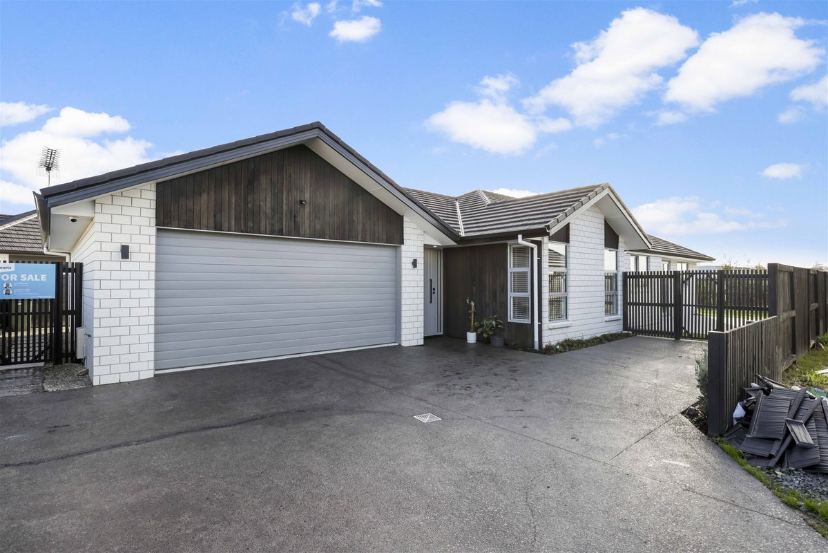 49 Probert Crescent, Chartwell, Hamilton - Carousel 1