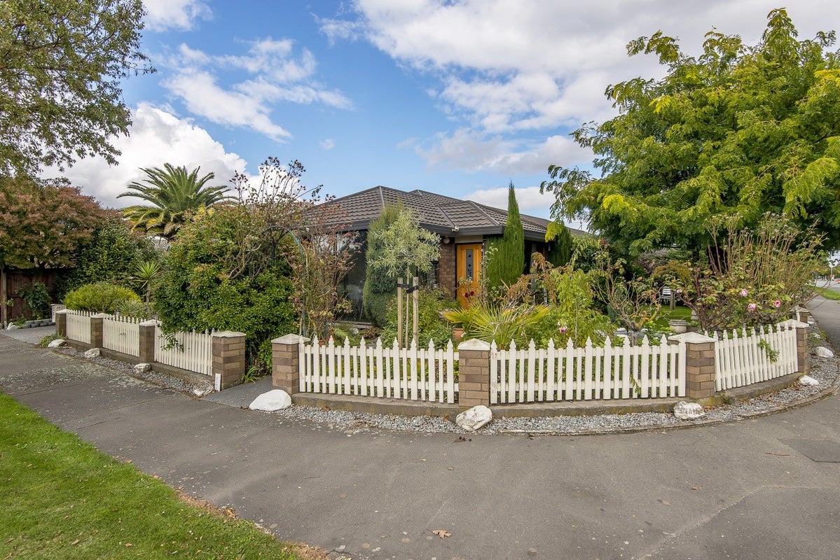 2 Pentland Drive, Belfast, Christchurch - Carousel 19