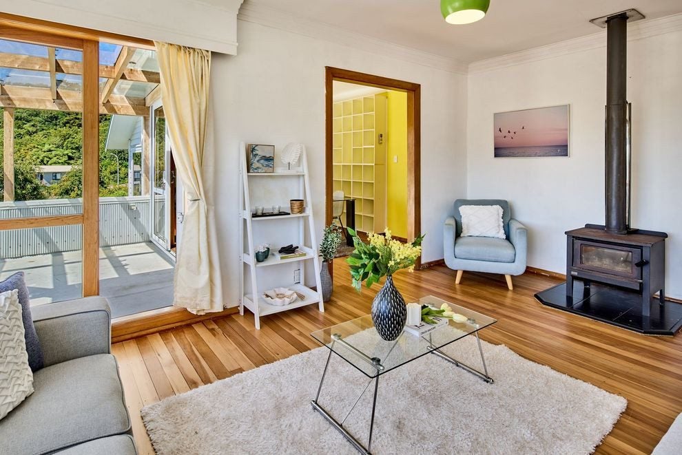 10 Carleton Terrace, Tawa, Wellington - Carousel 2