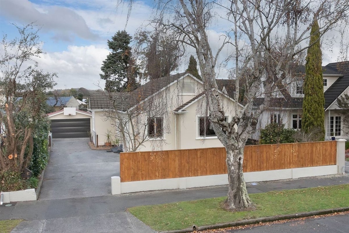 12 Winston Avenue, Hokowhitu, Palmerston North - Carousel 1
