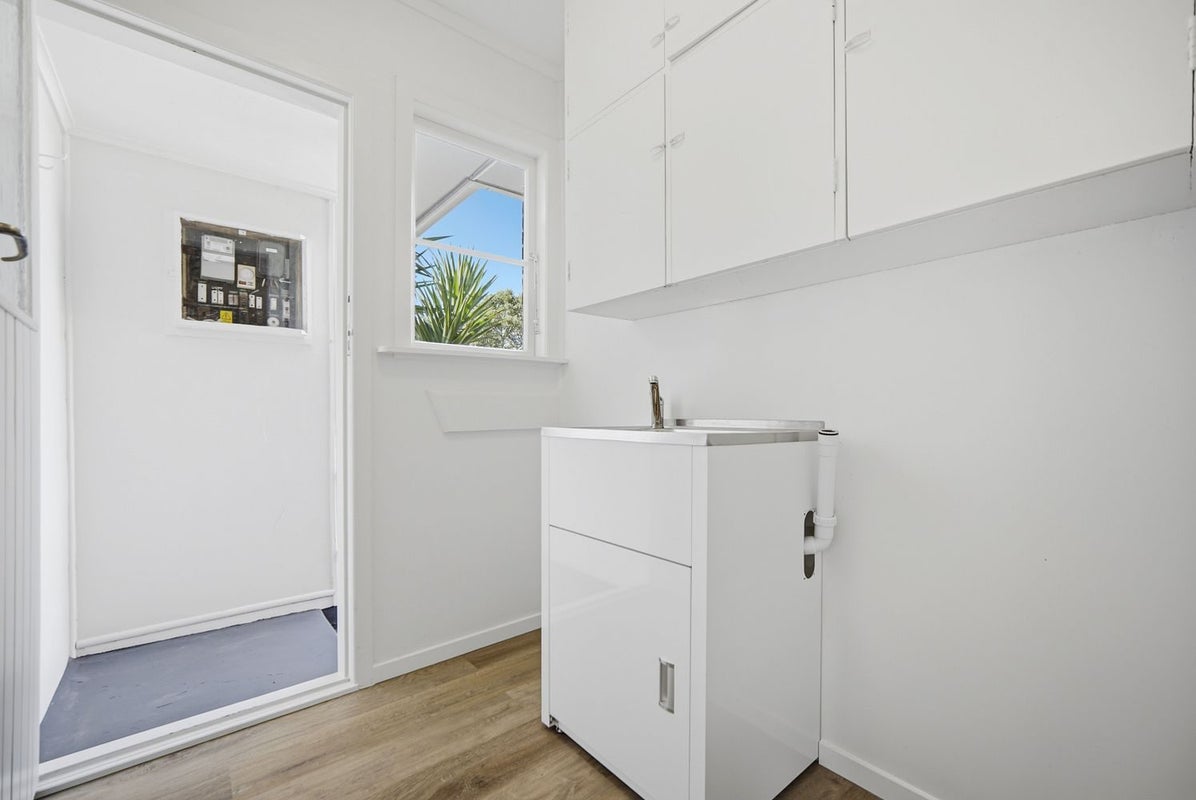 194 Chivalry Road, Glenfield, Auckland - Carousel 14
