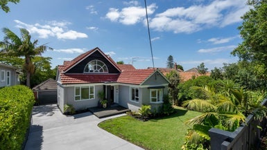 7 Niccol Avenue, Narrow Neck, Auckland - Carousel 1