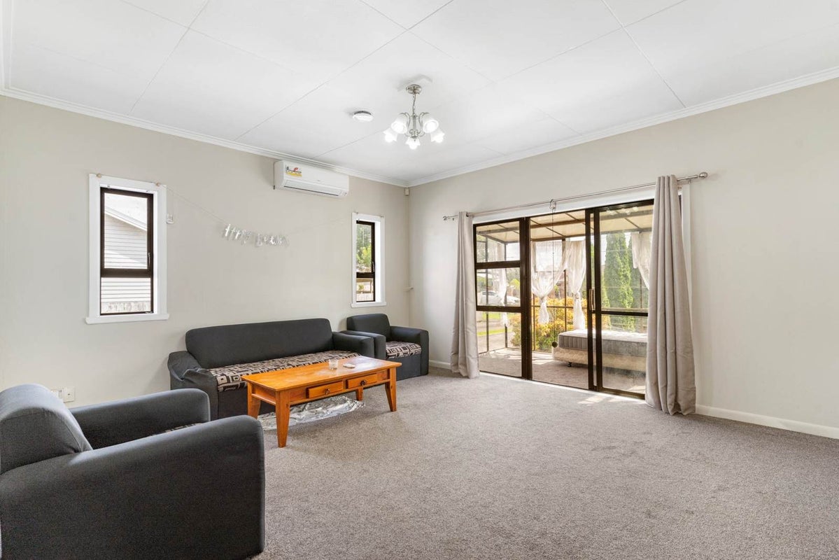 1/33 Avis Avenue, Papatoetoe, Auckland - Carousel 2