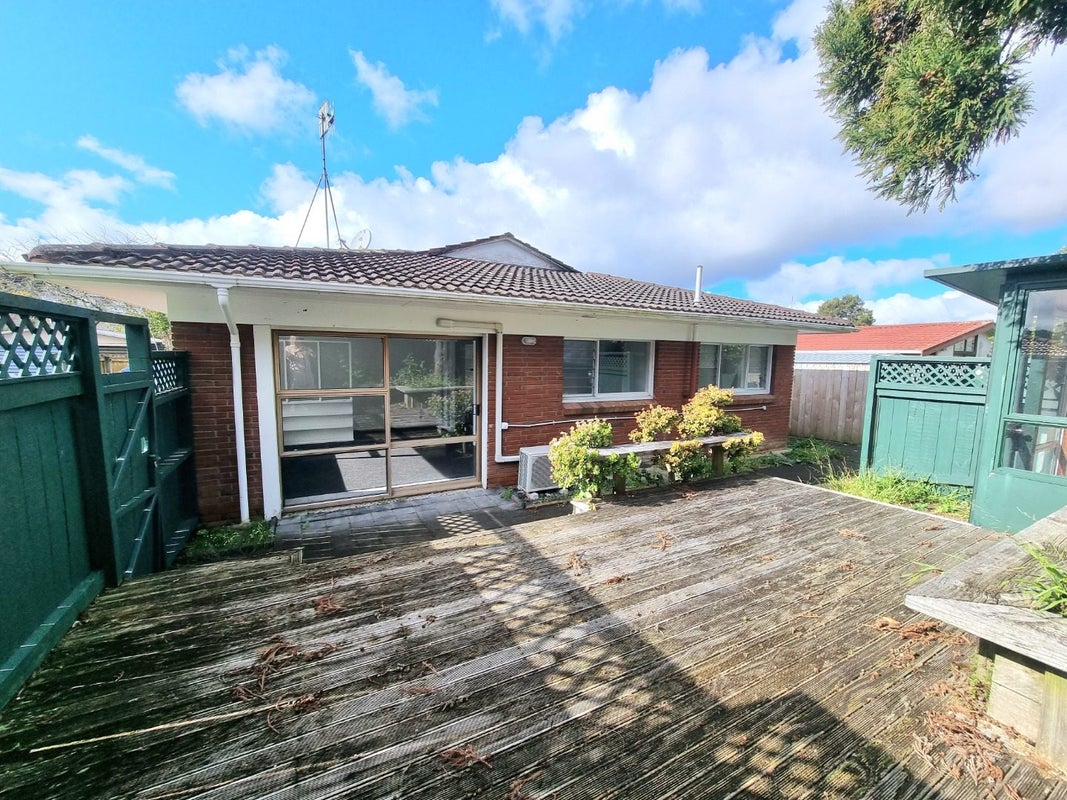 1/6 Keldale Place, Forrest Hill, Auckland - Carousel 1