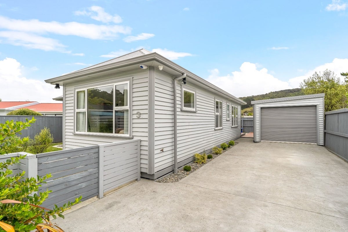 3C Moohan Street, Wainuiomata, Lower Hutt - Carousel 1