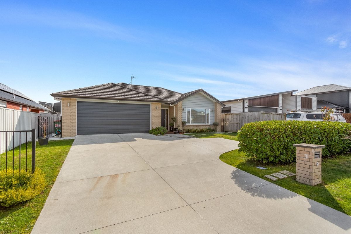 9 Arahi Place, Rototuna North, Hamilton - Carousel 2