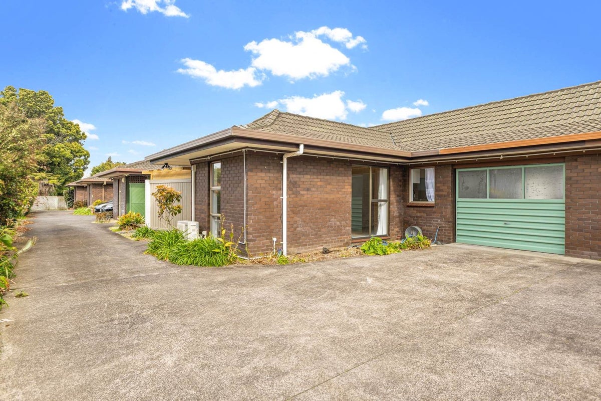 2/14 Regent Street, Papatoetoe, Manukau City, Auckland - Carousel 1