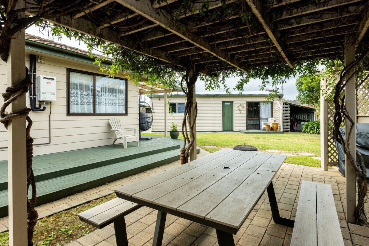 809 Collinge Road, Mayfair, Hastings - Carousel 20