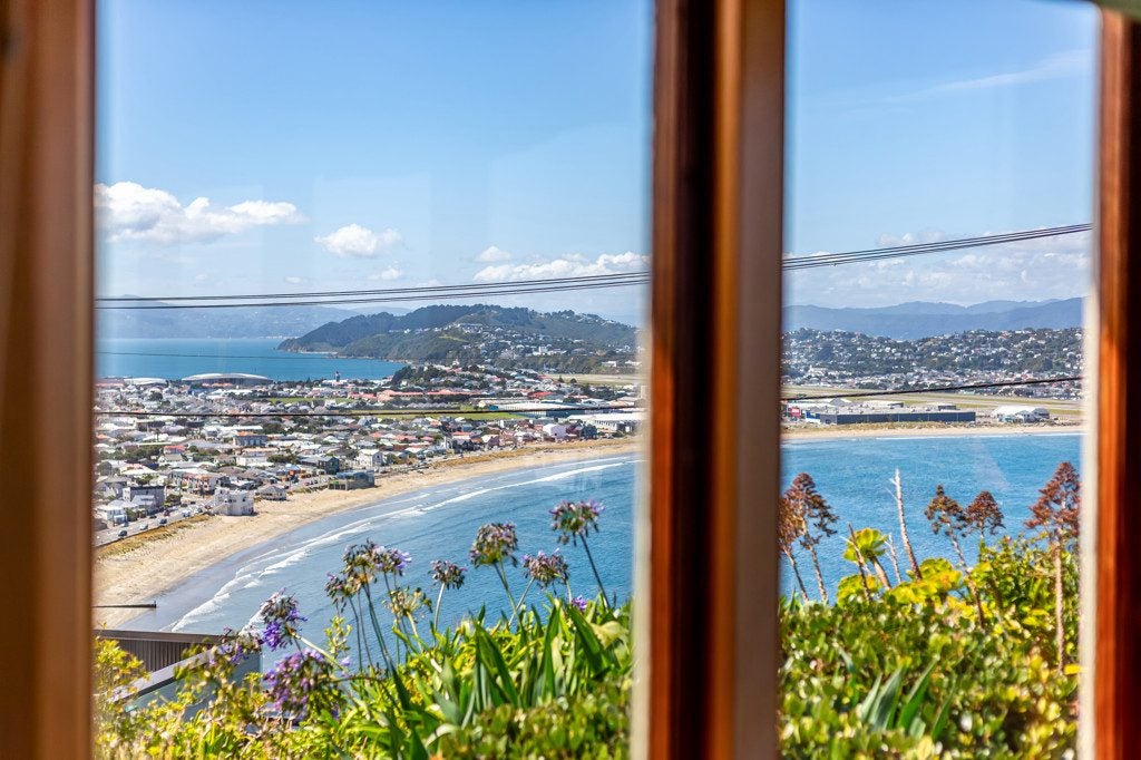 56 View Road, Houghton Bay, Wellington - Carousel 2