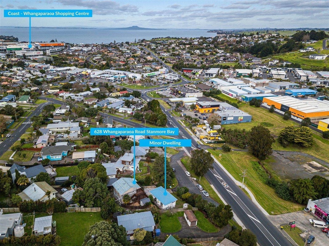 628 Whangaparaoa Road, Stanmore Bay, Whangaparaoa - Carousel 1