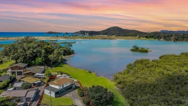 1880 Ngunguru Road, Whangarei - Carousel 1
