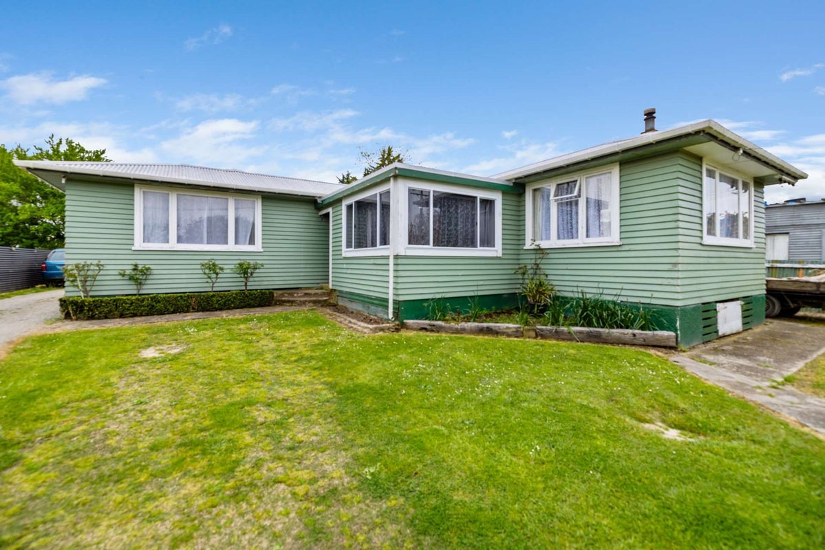 10 Atkins Street, Gisborne - Carousel 1