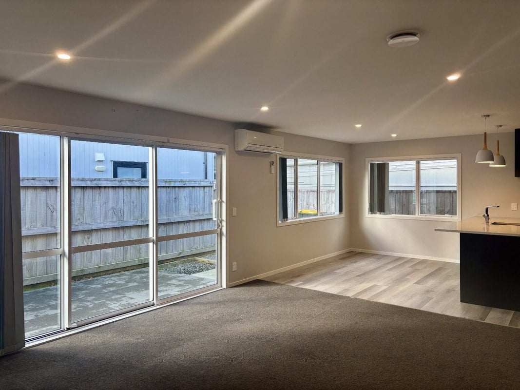 6 Okoutu Lane, Moera, Lower Hutt - Carousel 1