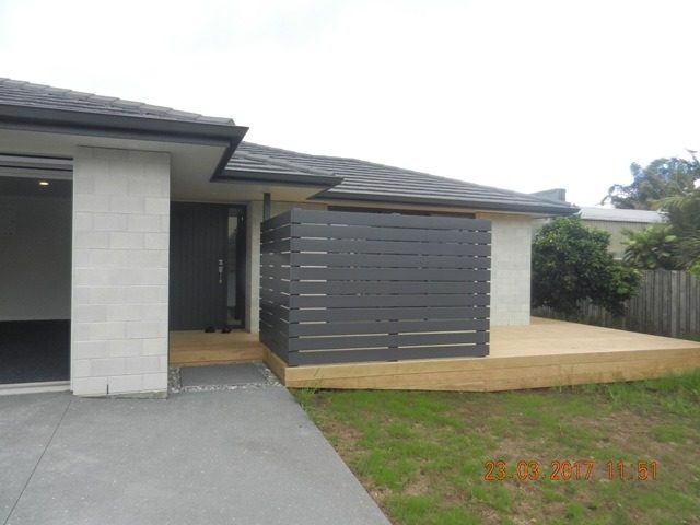 18 Bermuda Place, One Tree Point - Carousel 1