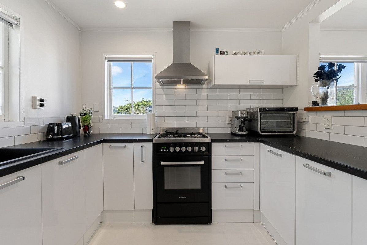 24A Parklands Drive, Karori, Wellington - Carousel 2