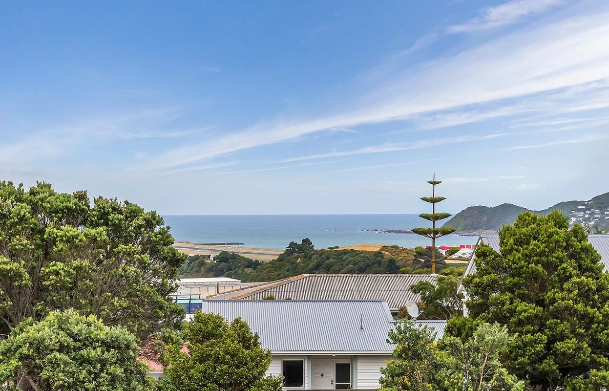 27 Akaroa Drive, Maupuia, Wellington - Carousel 15