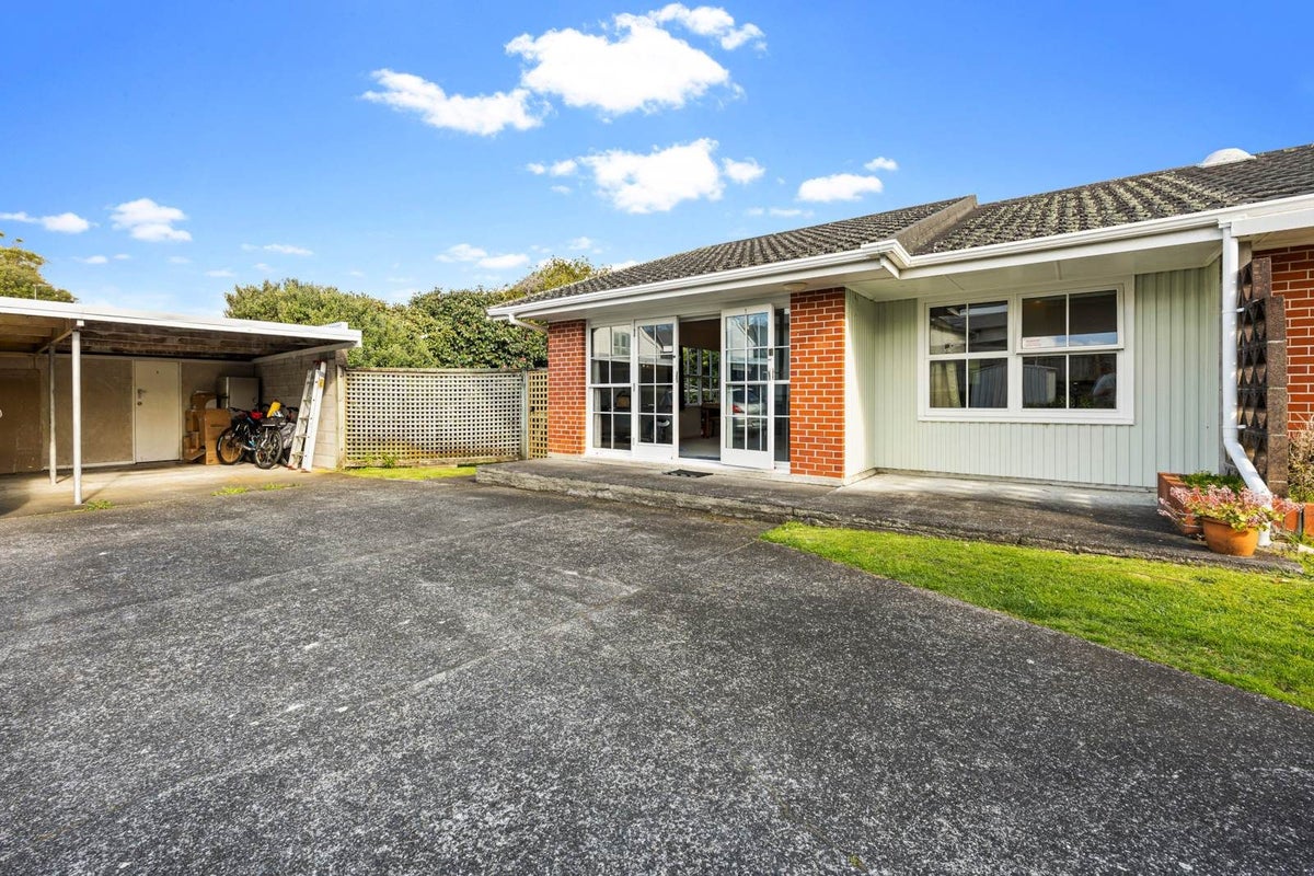 37 Disraeli Street, Mount Eden, Auckland - Carousel 1