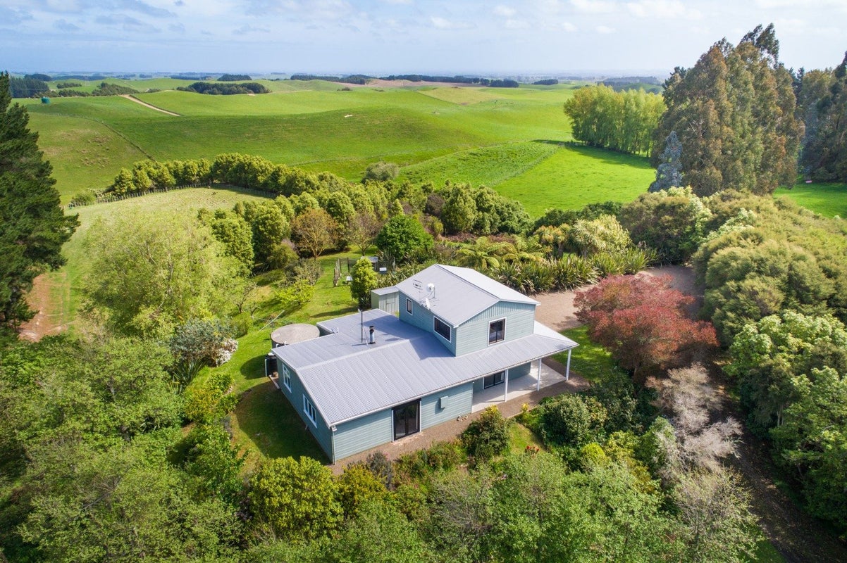 484 Finnis Road, Pohangina, Feilding - Carousel 1