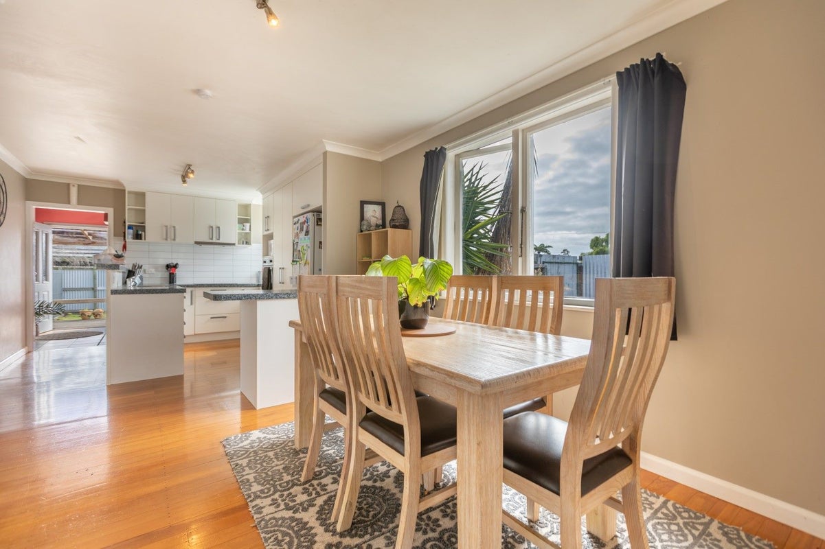 21 Station Road, Whakatu, Hastings - Carousel 1