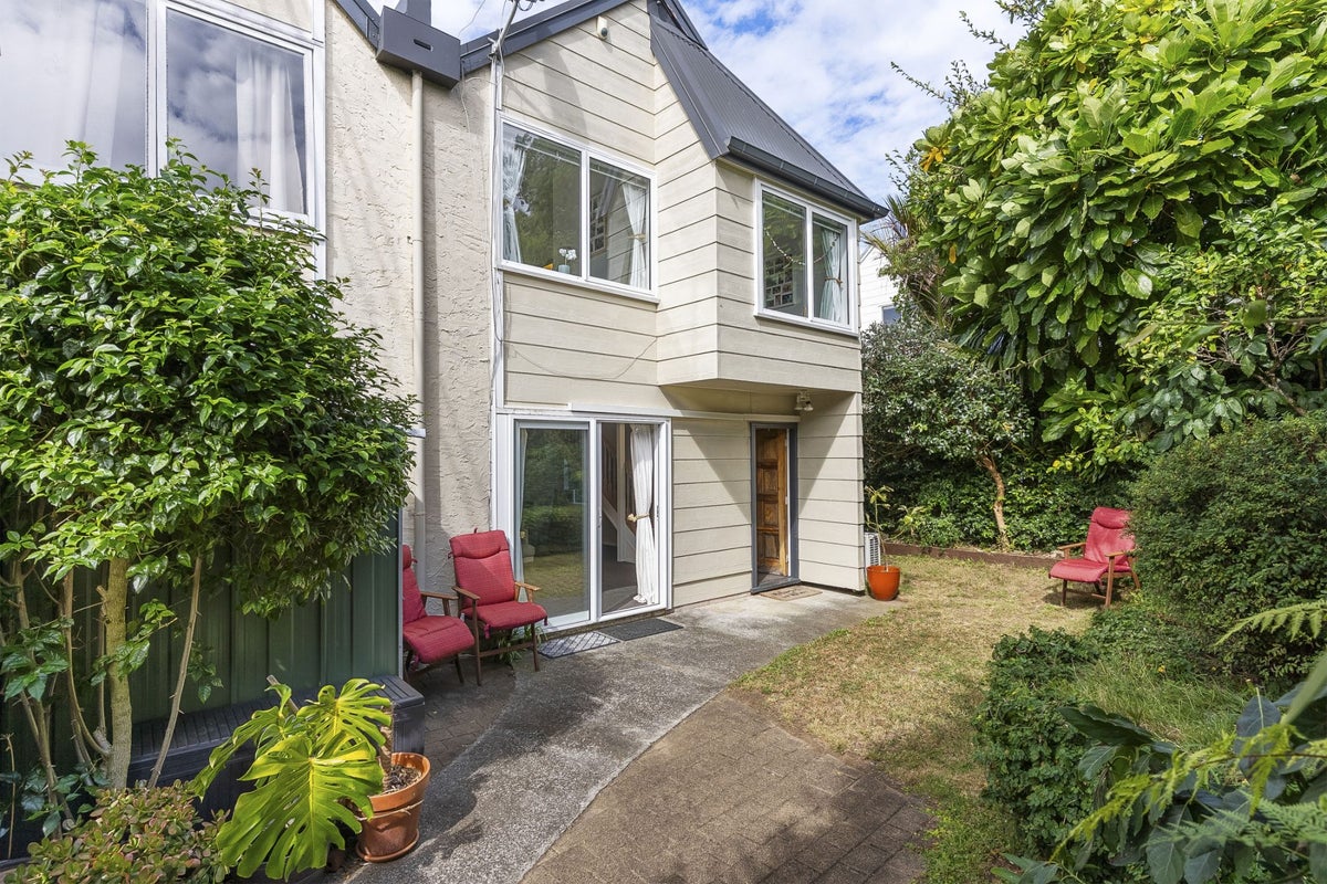3/1 Grotto Street, Te Papapa, Auckland - Carousel 1
