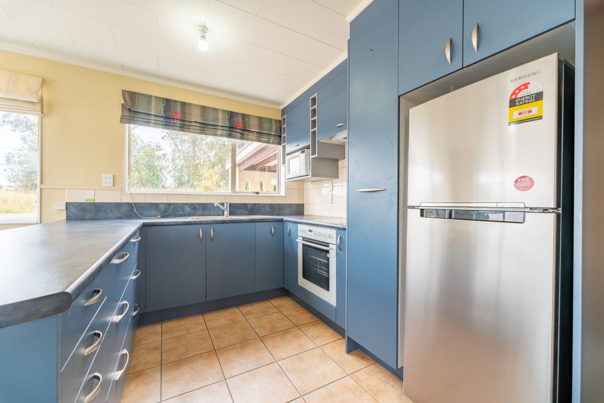 29 Essex Street, Weston, Oamaru - Carousel 2
