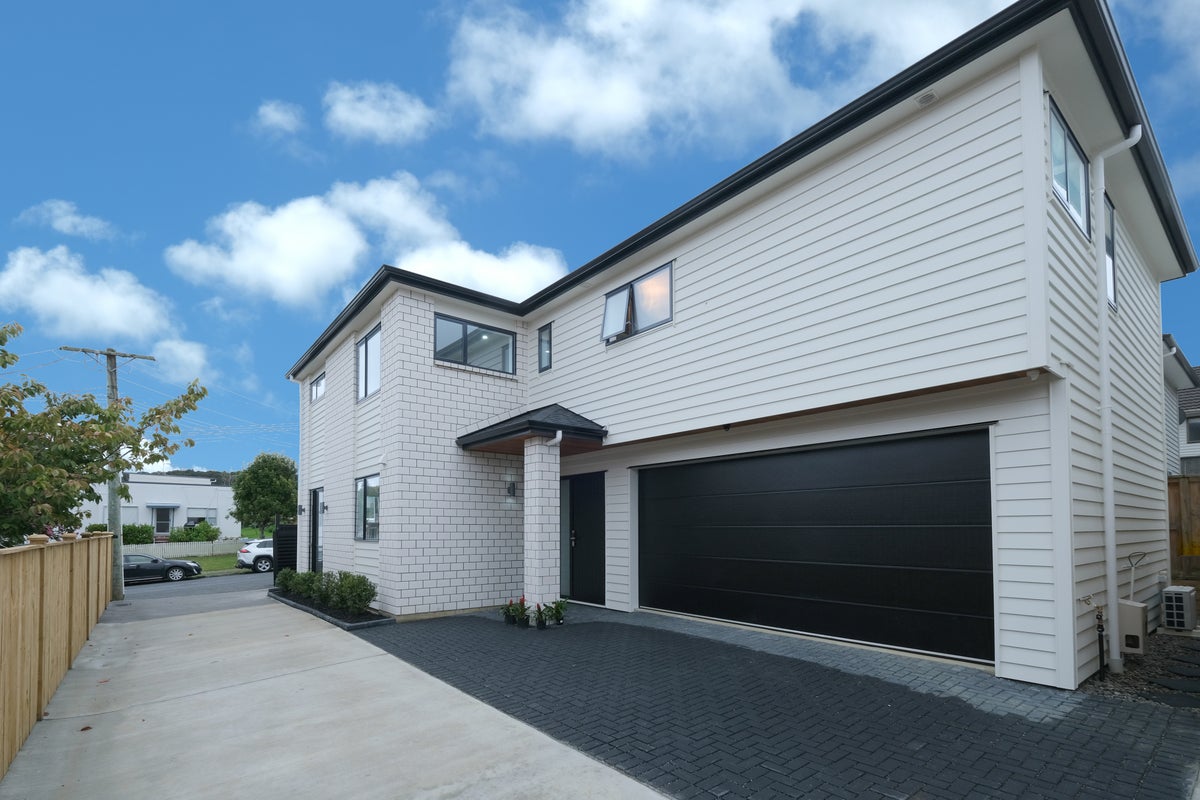 24 Parker Avenue, New Lynn, Auckland - Carousel 1