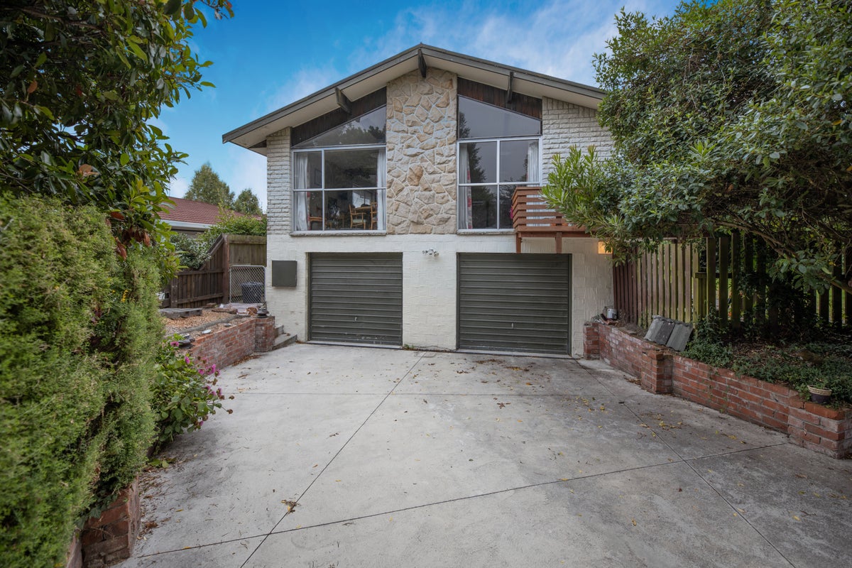 10A Tracy Place, Redwood, Christchurch - Carousel 1