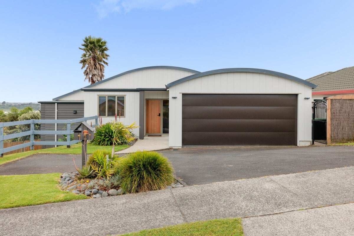 7 Maddison Place, Welcome Bay, Tauranga - Carousel 1
