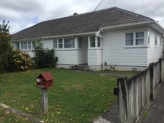 1/5 Haig Street, Waterloo, Lower Hutt - Carousel 1