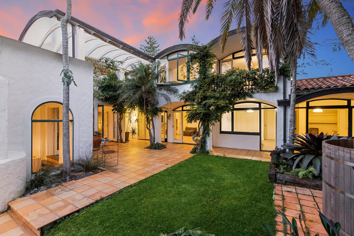 2 Peacock Street, Glendowie, Auckland - Carousel 2