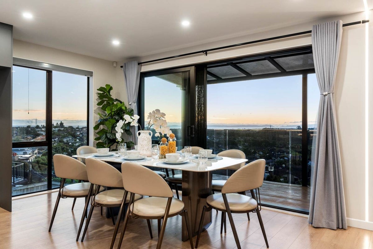 20 Jabal Crescent, Totara Park, Auckland - Carousel 2