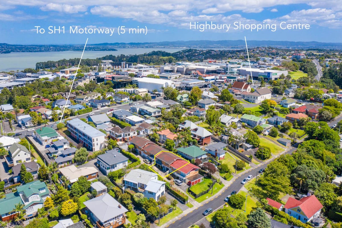 2/15 Zion Road, Birkenhead, Auckland - Carousel 2