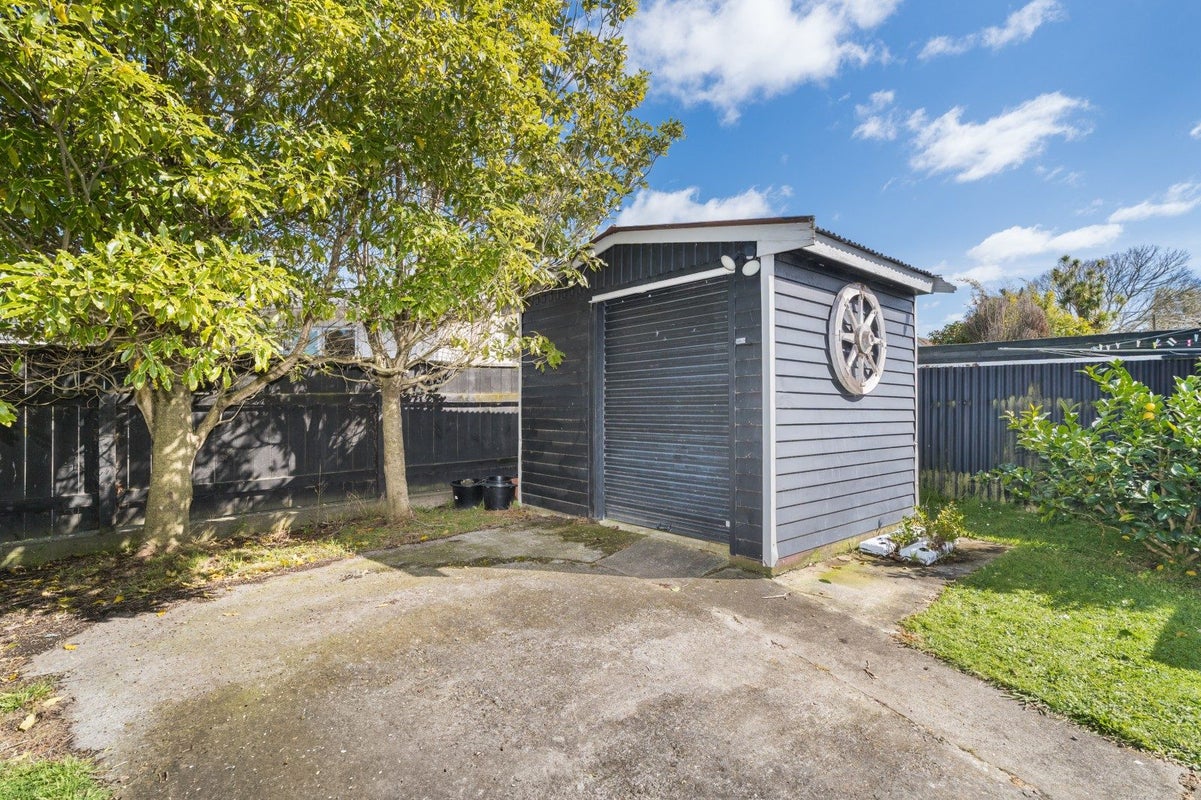 1 Sutherland Crescent, Westbrook, Palmerston North - Carousel 17