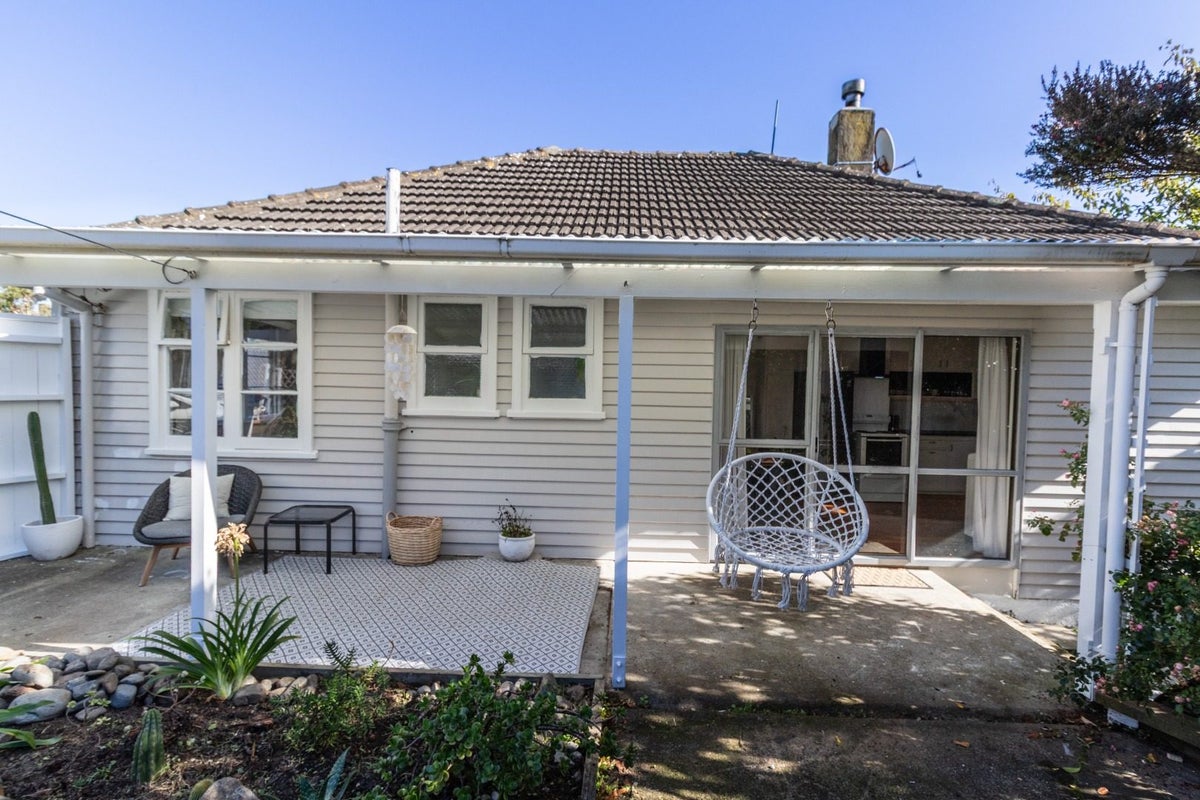 62 Dimock Street, Titahi Bay, Porirua - Carousel 21