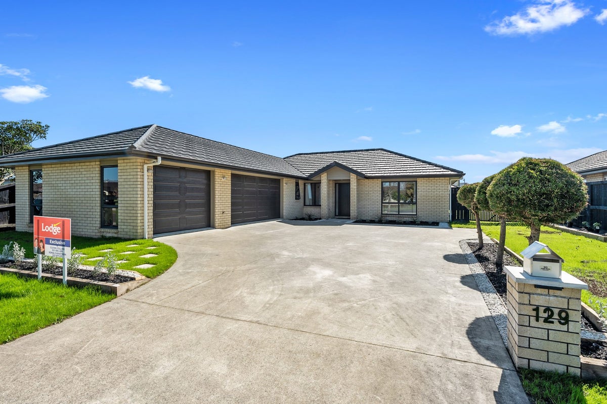 129 Wentworth Drive, Rototuna North, Hamilton - Carousel 2