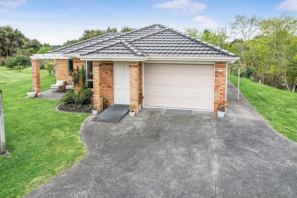 43 Sovereign Isle Lane, Rototuna, Hamilton - Carousel 1